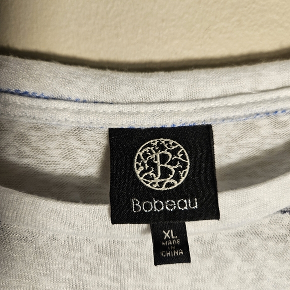 Bobeau blue and white stripped shirt with tie detail on the side size XL. - Picture 8 of 13